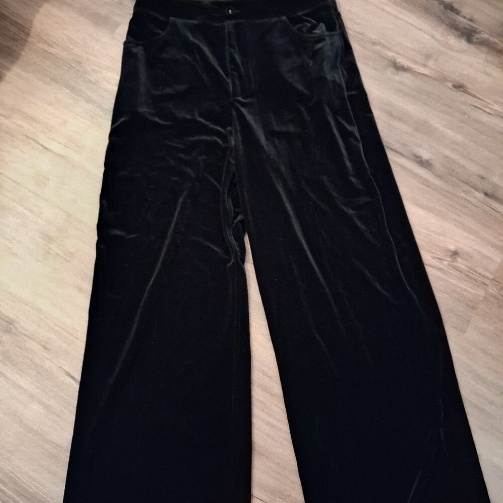 Cupshe x JoJo Midnight Black Wide Leg Velvet Trousers